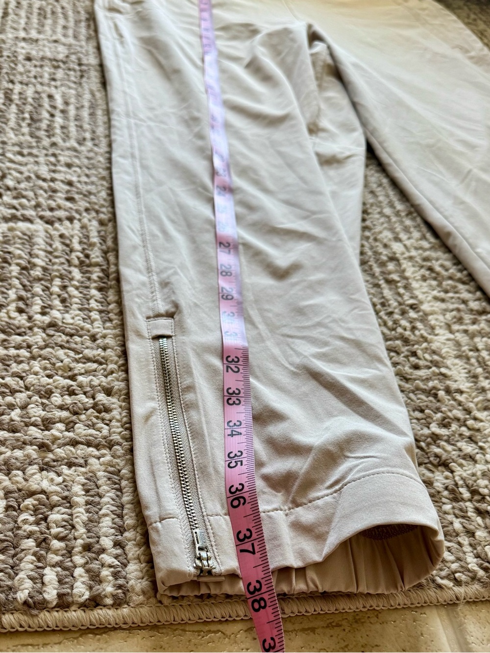 Athleta Cream High Waisted Jogger Pants Flat Waistband Stretchy Women’s Size 10 - Picture 4 of 10